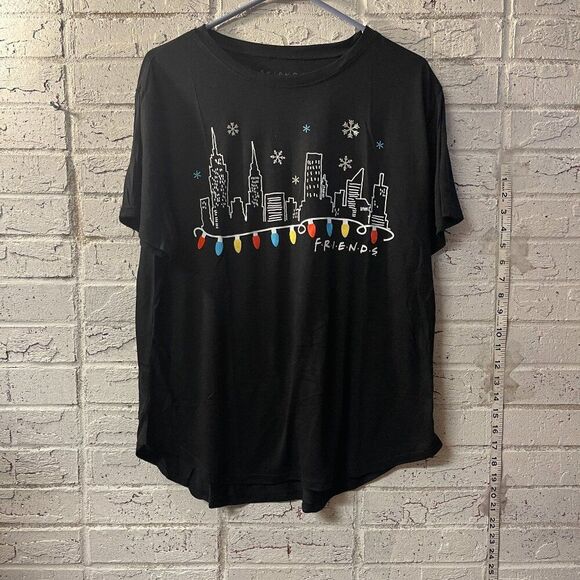 FriendsβNYC Skyline Christmas Lights T-Shirt | XL | Black & Festive πβ¨ - Picture 1 of 6